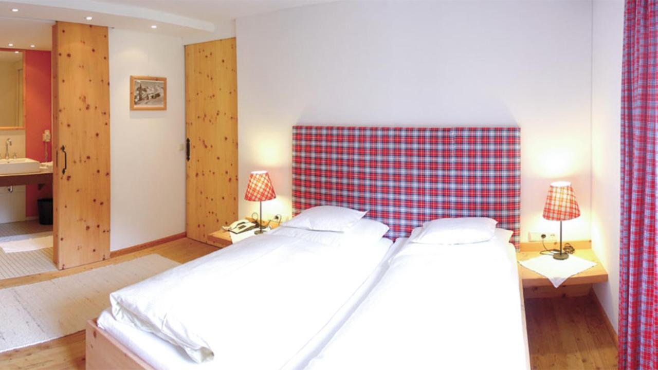 Lechquell Hotel Post Steeg Quarto foto